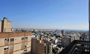 Departamento 4 dormitorios con cochera en B° Cofico (APPTO BANCOR)