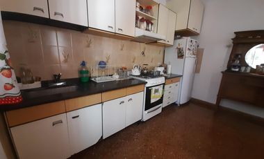 VENTA PH 3 AMBIENTES CON JARDIN Y PATIO  LUJAN CENTRO