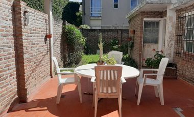 VENTA PH 3 AMBIENTES CON JARDIN Y PATIO  LUJAN CENTRO