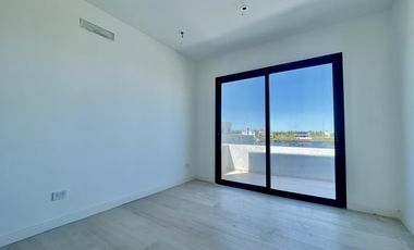 Casa al rio en venta en Naudir Aguas Privadas - Con Piscina - Amarra - A Estrenar