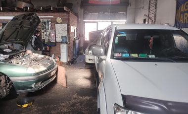 VENDO GALPON APTO TALLER MECANICO U OTROS RUBROS - ZONA SEMI INDUSTRIAL - TOMO VEHICULO