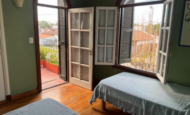 Casa en venta - 2 Dormitorios 4 Baños - 400Mts2 - Cochera - Azul