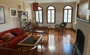 Casa en venta - 2 Dormitorios 4 Baños - 400Mts2 - Cochera - Azul