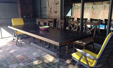 Casa 4 ambientes sobre terreno de 465 m2 con pileta y quinco