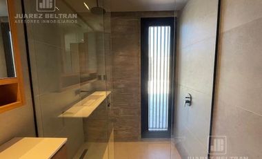 Housing en alquiler 3 dormitorios Av. Argentina 193 esquina Recoletos - frente a la cancha de golf Villa Allende Golf.