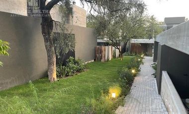 Housing en alquiler 3 dormitorios Av. Argentina 193 esquina Recoletos - frente a la cancha de golf Villa Allende Golf.