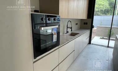 Housing en alquiler 3 dormitorios Av. Argentina 193 esquina Recoletos - frente a la cancha de golf Villa Allende Golf.