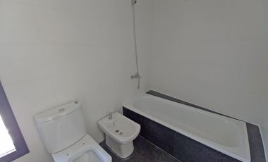 VENTA DEPARTAMENTO EN PISO DE 4 AMBIENTES EN VICENTE LÓPEZ