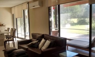 Casa en venta - 3 dormitorios 3 baños - 227mts2 - La Arbolada