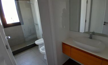 Departamento en Venta de 4 Ambientes en Olivos