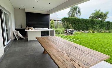 Venta Casa 5 Amb a La Laguna San Benito Villanueva Tigre