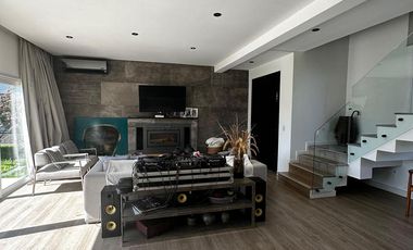Venta Casa 5 Amb a La Laguna San Benito Villanueva Tigre