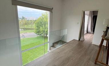 Venta Casa 5 Amb a La Laguna San Benito Villanueva Tigre
