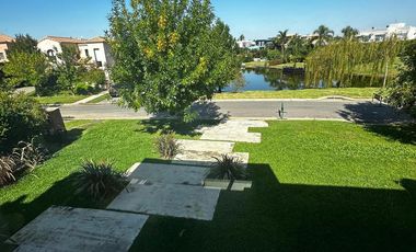 Venta Casa 5 Amb a La Laguna San Benito Villanueva Tigre
