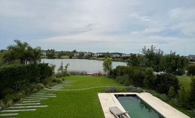 Venta Casa 5 Amb a La Laguna San Benito Villanueva Tigre