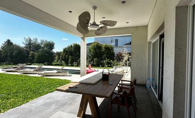 Venta Casa 5 Amb a La Laguna San Benito Villanueva Tigre