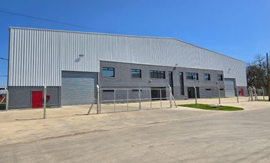 Nave Industrial en  ALQUILER  -  PILARICA