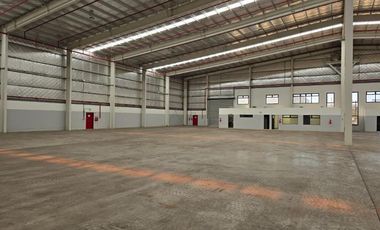 Nave Industrial en  ALQUILER  -  PILARICA