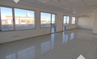 Edificio Comercial - Área Centro Este