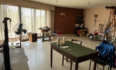 Galpo, local y vivienda en zona comercial!