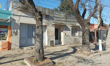 Venta Casa 3 dormitorios con cochera y patio - Arroyo Seco