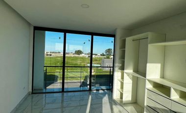 CASA EN VENTA 4 AMB - C/ PILETA - LAGOS DE CANNING