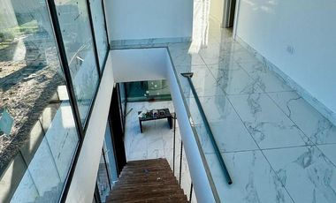 CASA EN VENTA 4 AMB - C/ PILETA - LAGOS DE CANNING