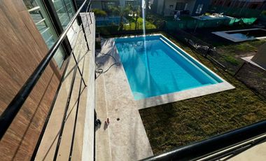 CASA EN VENTA 4 AMB - C/ PILETA - LAGOS DE CANNING