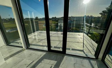 CASA EN VENTA 4 AMB - C/ PILETA - LAGOS DE CANNING