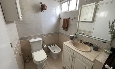 Departamento en Venta - 4 ambientes c/dependencia - Avellaneda