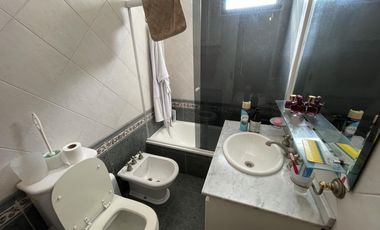 Departamento en Venta - 4 ambientes c/dependencia - Avellaneda