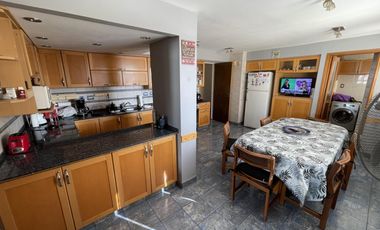 Departamento en Venta - 4 ambientes c/dependencia - Avellaneda