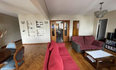Departamento en Venta - 4 ambientes c/dependencia - Avellaneda