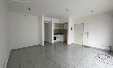 Monoambiente en venta con cochera en Escobar