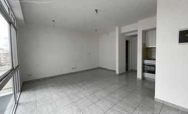 Monoambiente en venta con cochera en Escobar