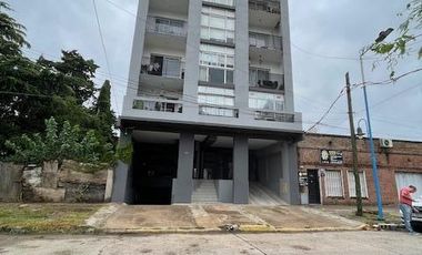 Monoambiente en venta con cochera en Escobar