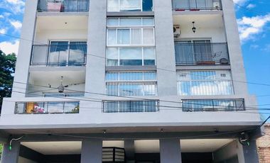 Monoambiente en venta con cochera en Escobar