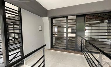 Monoambiente en venta con cochera en Escobar