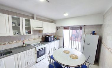 PH 4 ambientes con jardín y pileta en Versalles