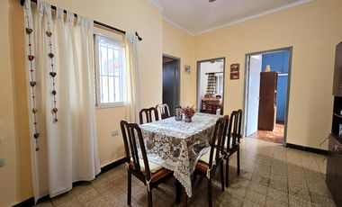 Se vende casa en Planta Alta barrio Sur