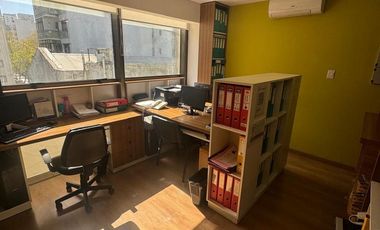 GRAN OFICINA DE 100 MTS EN VENTA - ZONA CENTRO - APTA CREDITO