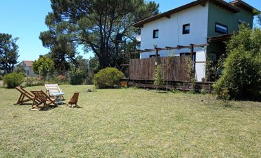 Casas en venta - 4 Dormitorios 2 Baños - 505Mts2 - Mar del Plata