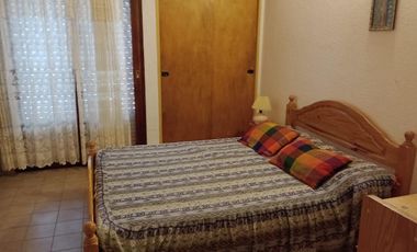 TRIPLEX EN VENTA DE 4 AMBIENTES SANTA FE  164 CON COCHERA (MAR DE AJO)
