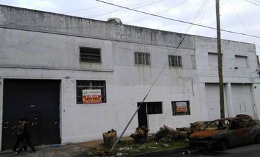 RAMOS MEJIA - VENDE - GALPON 500 M2 EN DOS PLANTAS