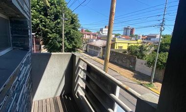 Departamento 3 ambientes con cochera y parrilla en venta - Berazategui