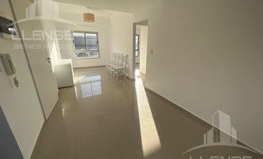 Departamento 3 ambientes con cochera y parrilla en venta - Berazategui