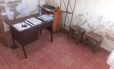 Casa en venta - 2 Dormitorios 1 Baño - Cochera - 208Mts2 - Ingeniero Budge, Banfield
