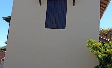 Casa en venta - 3 Dormitorios 2 Baños - 450Mts2 - Santa Clara del Mar