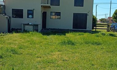 Casa en venta - 3 Dormitorios 2 Baños - 450Mts2 - Santa Clara del Mar
