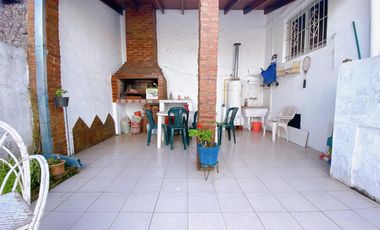 Casa en  venta con patio propio!